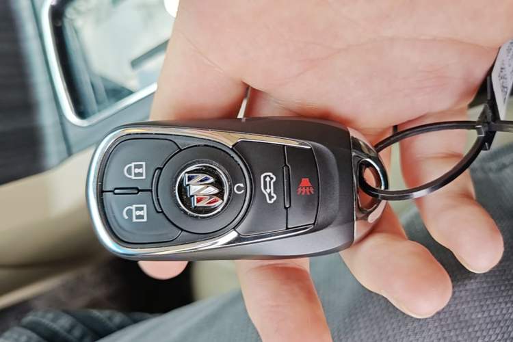 Used Buick GL8 2023 Land Executive Class 652T Luxury Model Vehicle Key