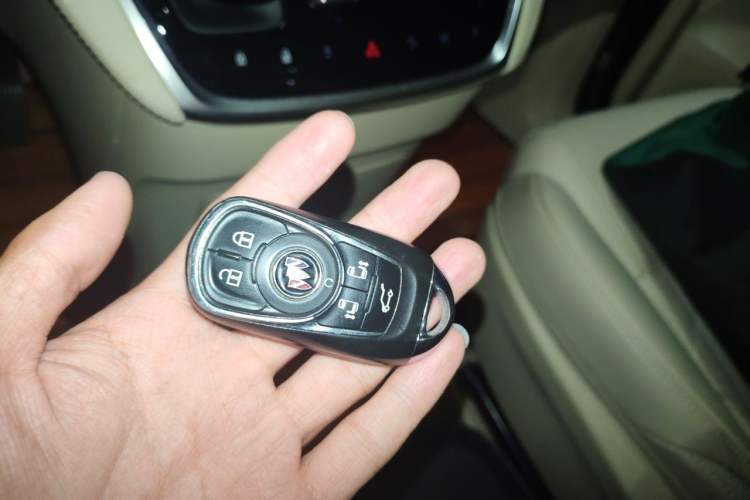 Used Buick GL8 2023 ES Lu Zun Luxury Model Vehicle Key