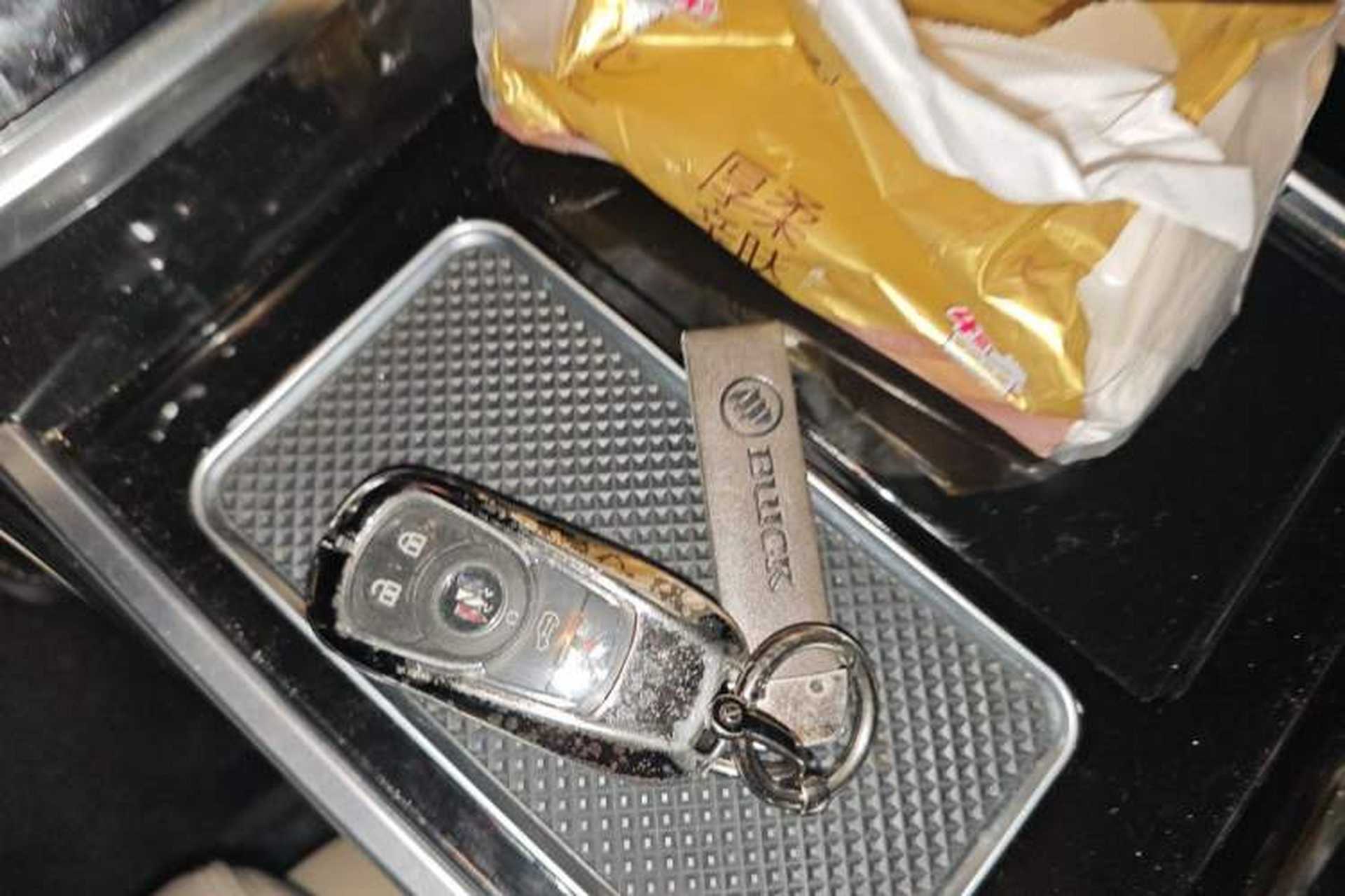 Used Buick GL8 2023 Facelifted Land Cruiser Executive Luxury Version Vehicle Key