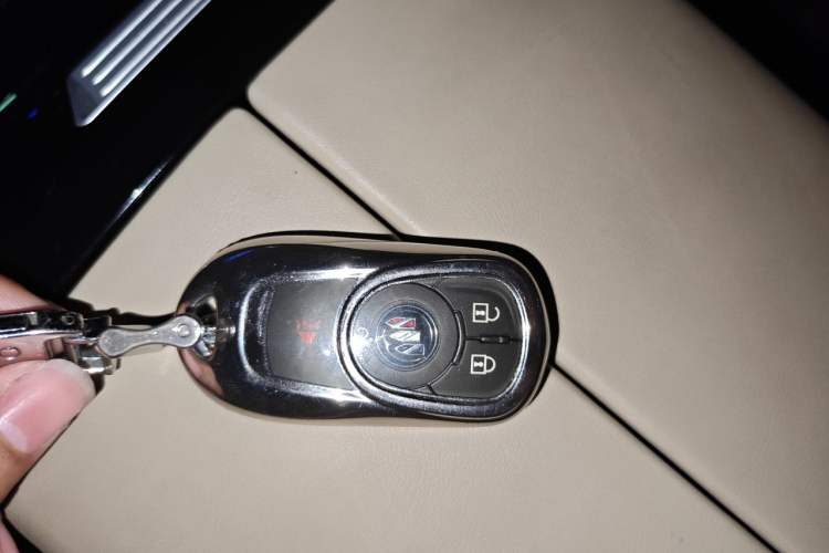 Used Buick GL8 2023 Land Executive Class Comfort Model Vehicle Key