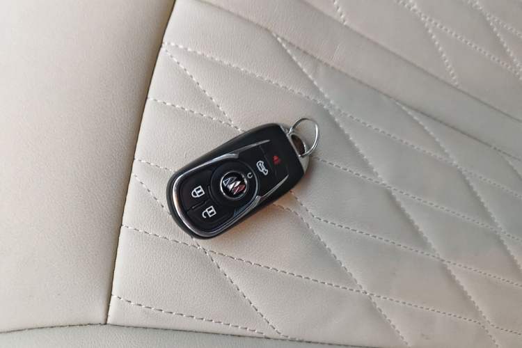Used Buick GL8 2023 Land Executive Class 652T Luxury Model Vehicle Key