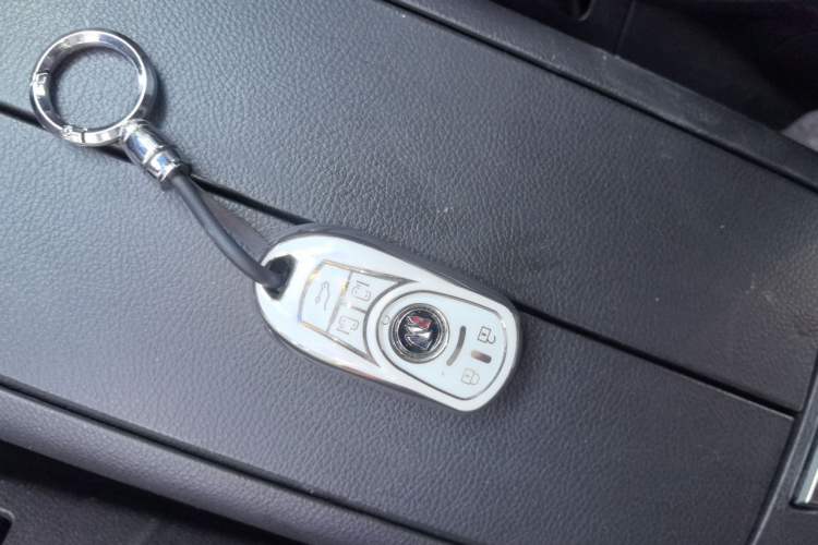 Used Buick GL8 2023 Land Executive Class 652T Luxury Model Vehicle Key