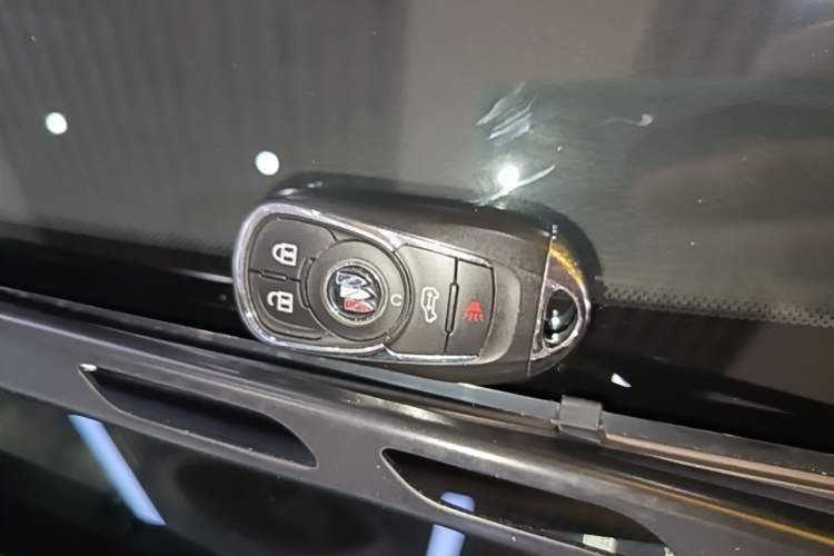 Used Buick GL8 2023 Facelifted Land Cruiser Executive Luxury Version Vehicle Key