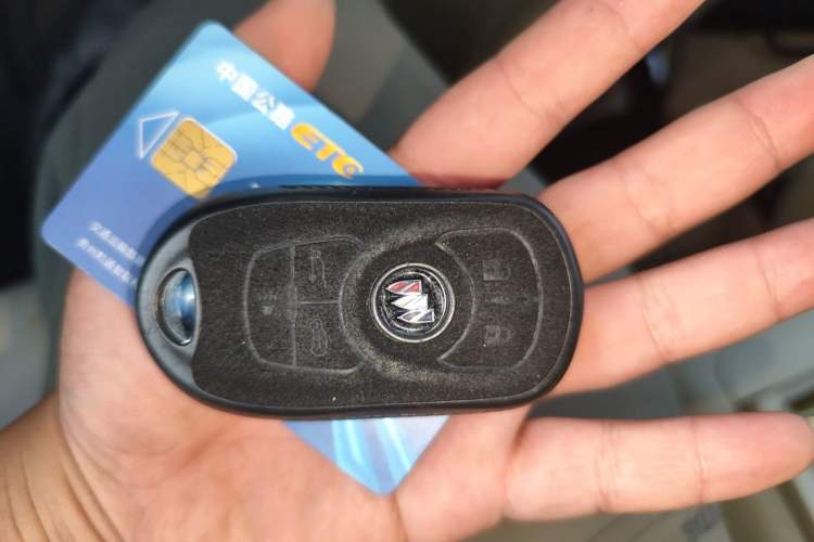 Used Buick GL8 2023 Facelifted Land Cruiser Executive Luxury Version Vehicle Key