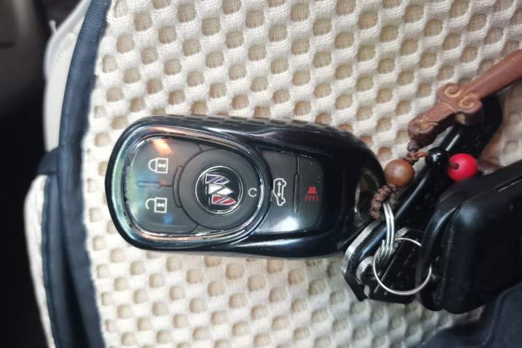 Used Buick GL8 2023 Facelifted Land Cruiser Executive Luxury Version Vehicle Key