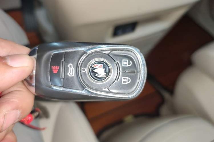 Used Buick GL8 2023 Facelifted Land Cruiser Executive Luxury Version Vehicle Key