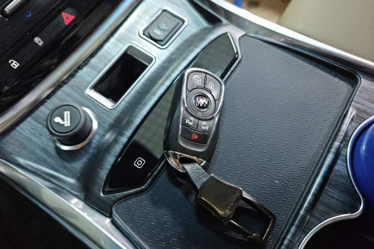 Used Buick GL8 2023 ES Lu Zun Deluxe Model Vehicle Key