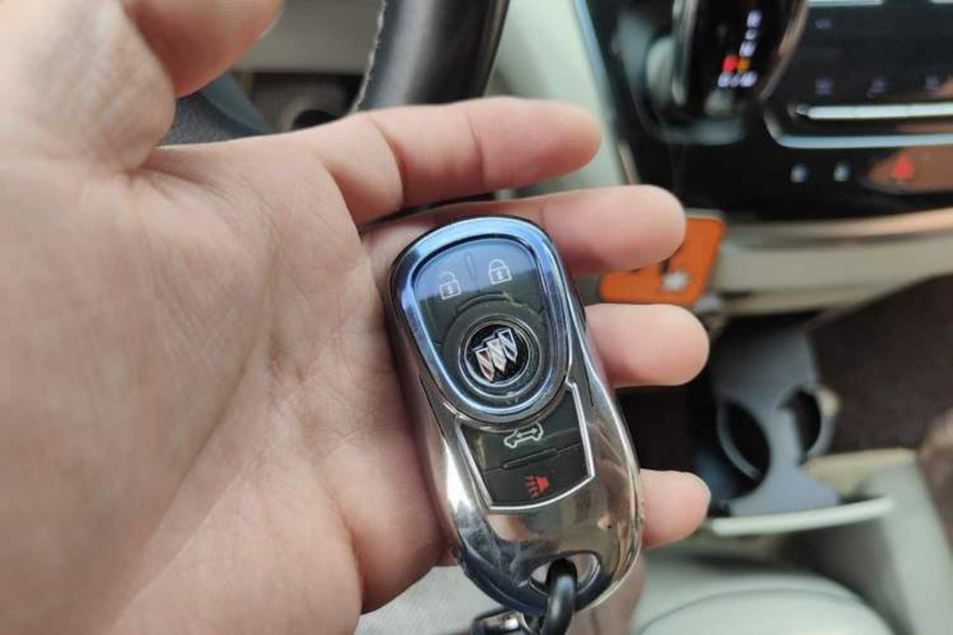 Used Buick GL8 2023 Land Executive Class 652T Luxury Model Vehicle Key