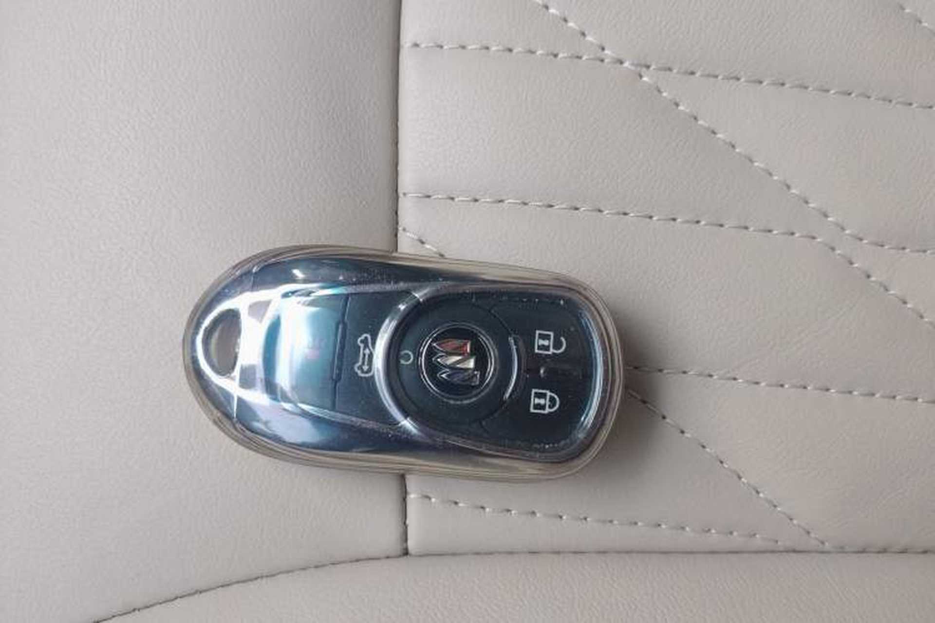 Used Buick GL8 2023 Facelifted Land Cruiser Executive Luxury Version Vehicle Key