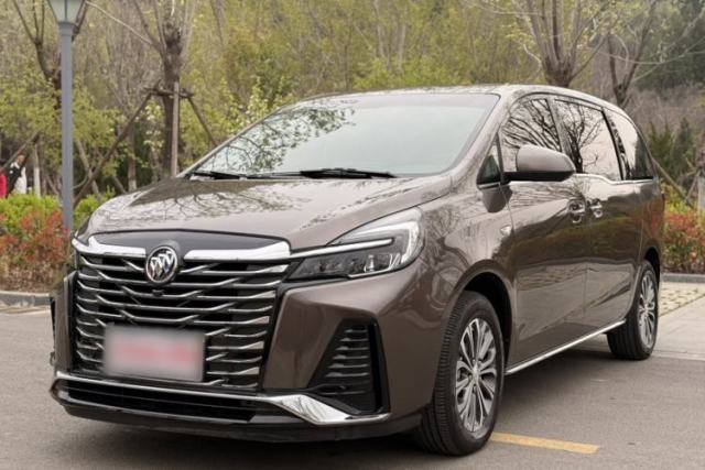 Used Buick GL8 2023 Facelifted Land Cruiser Executive Luxury Version