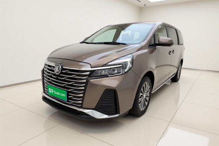 Buick GL8 2023 Facelifted Land Cruiser Executive Luxury Version