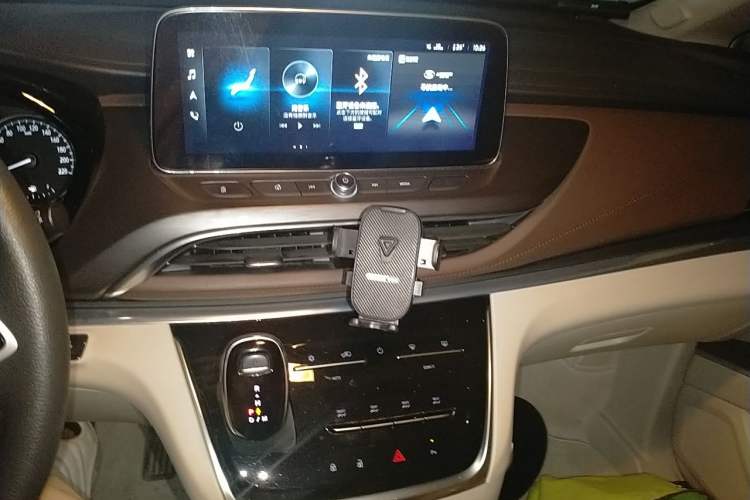 Used Buick GL8 2023 Land Executive Class Smart Enjoyment Model Audio And AC Panel