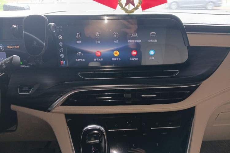 Used Buick GL8 2023 ES Lu Zun Deluxe Model Audio And AC Panel