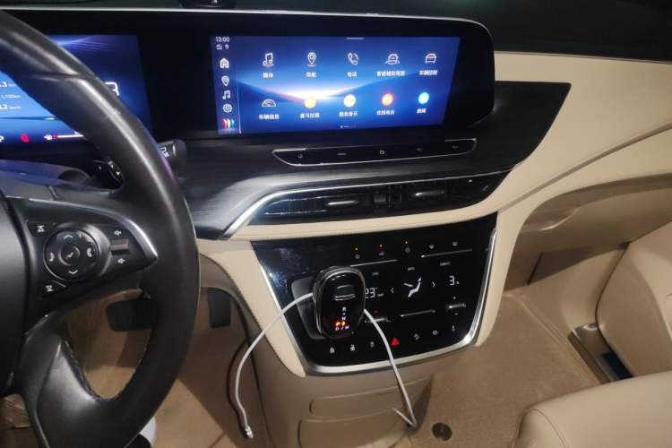 Used Buick GL8 2023 ES Lu Zun Deluxe Model Audio And AC Panel