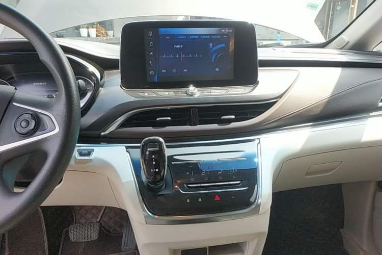 Used Buick GL8 2023 Land Executive Class Comfort Model Audio And AC Panel