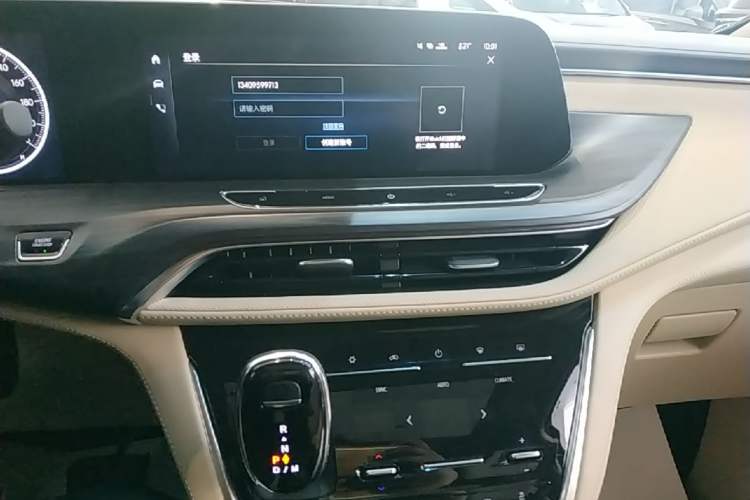 Used Buick GL8 2023 ES Lu Zun Deluxe Model Audio And AC Panel
