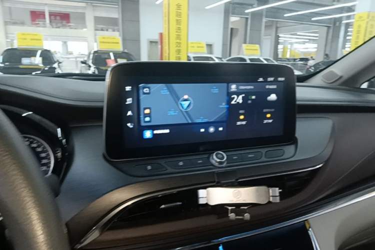 Used Buick GL8 2023 Land Executive Class Smart Enjoyment Model Audio And AC Panel
