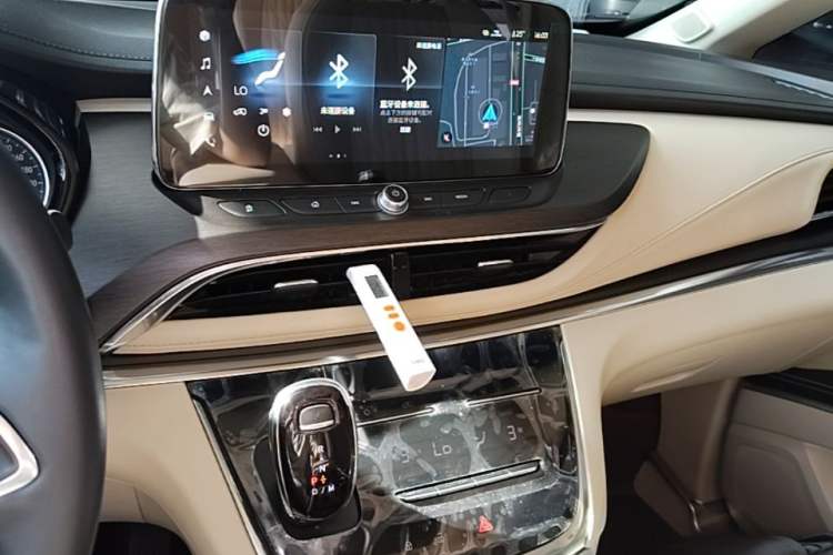 Used Buick GL8 2023 Facelifted Land Cruiser Executive Luxury Version Audio And AC Panel