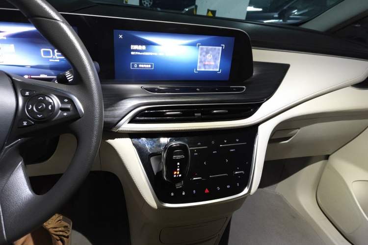 Used Buick GL8 2023 ES Lu Zun Comfort Model Audio And AC Panel