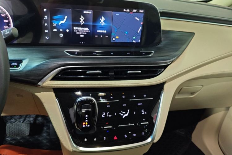 Used Buick GL8 2023 ES Lu Zun Deluxe Model Audio And AC Panel