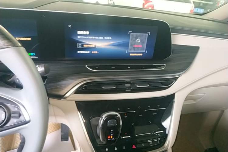 Used Buick GL8 2023 ES Lu Zun Comfort Model Audio And AC Panel