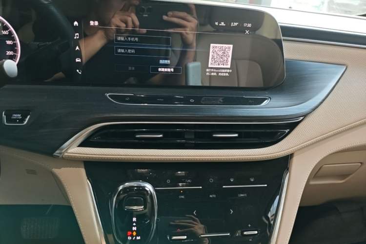Used Buick GL8 2023 ES Lu Zun Deluxe Model Audio And AC Panel