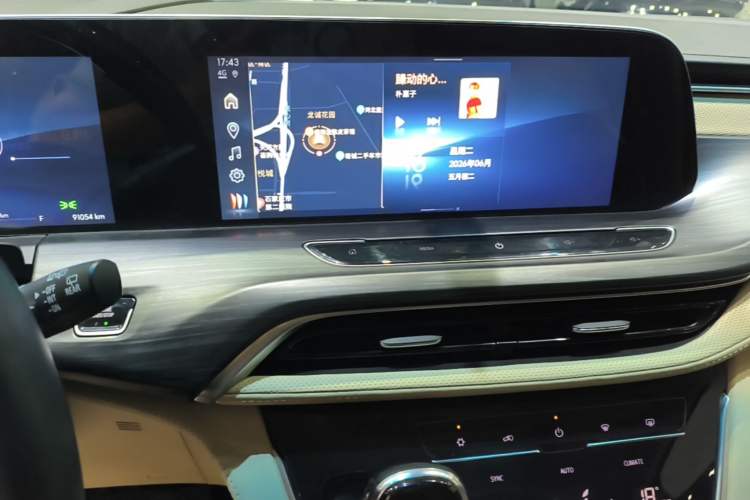 Used Buick GL8 2023 ES Lu Zun Luxury Model Audio And AC Panel