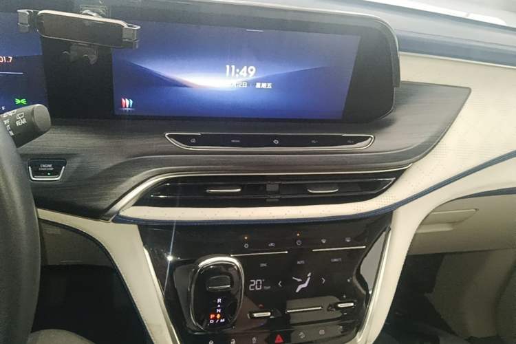 Used Buick GL8 2023 ES Lu Zun Comfort Model Audio And AC Panel