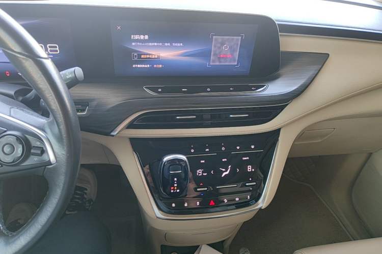 Used Buick GL8 2023 ES Lu Zun Deluxe Model Audio And AC Panel