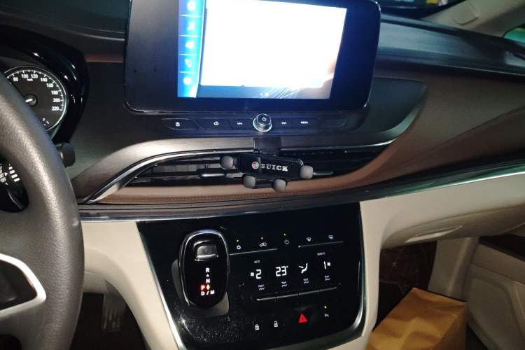 Used Buick GL8 2023 Land Executive Class Comfort Model Audio And AC Panel