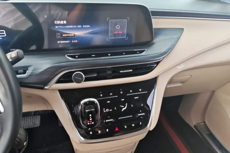 Used Buick GL8 2023 ES Lu Zun Deluxe Model Audio And AC Panel