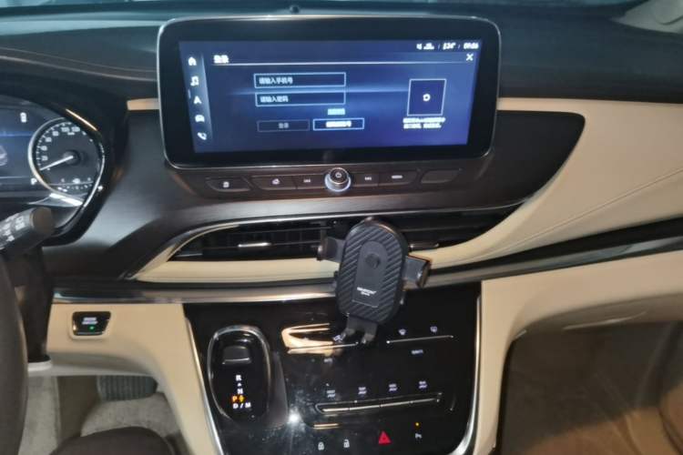 Used Buick GL8 2023 Facelifted Land Cruiser Executive Luxury Version Audio And AC Panel