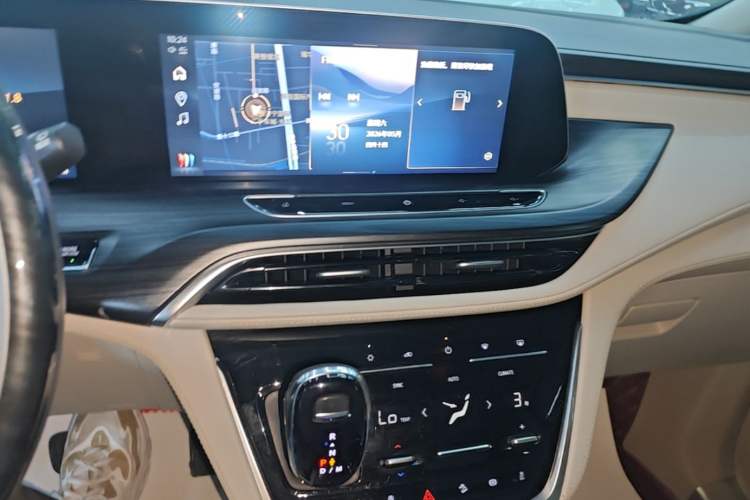 Used Buick GL8 2023 ES Lu Zun Comfort Model Audio And AC Panel