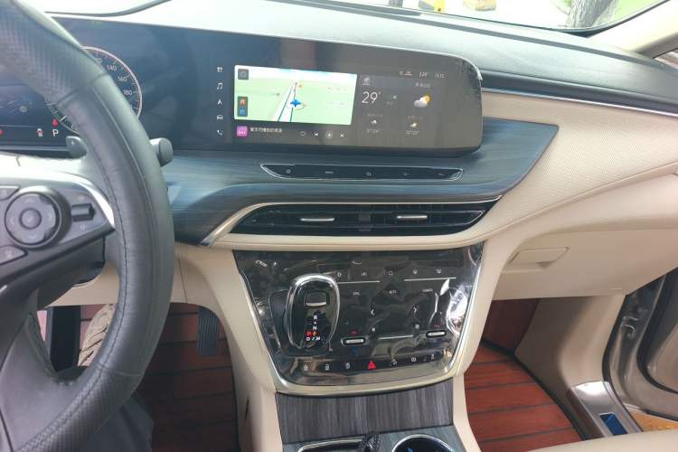 Used Buick GL8 2023 ES Lu Zun Luxury Model Audio And AC Panel