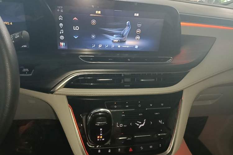 Used Buick GL8 2023 ES Lu Zun Comfort Model Audio And AC Panel