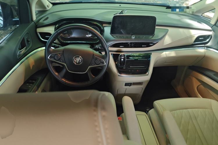 Used Buick GL8 2023 Facelifted Land Cruiser Executive Luxury Version Center Console