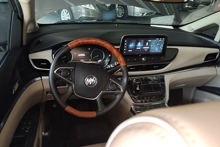 Used Buick GL8 2023 Facelifted Land Cruiser Executive Luxury Version Center Console