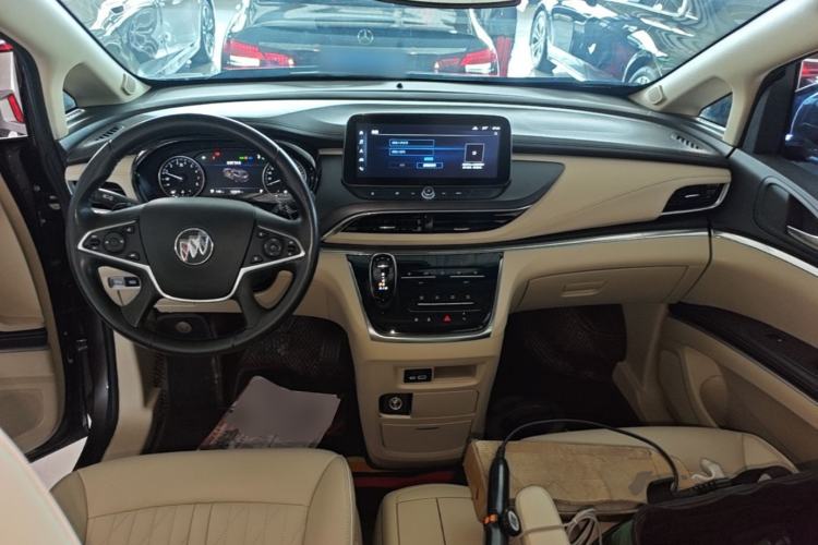 Used Buick GL8 2023 Facelifted Land Cruiser Executive Luxury Version Center Console