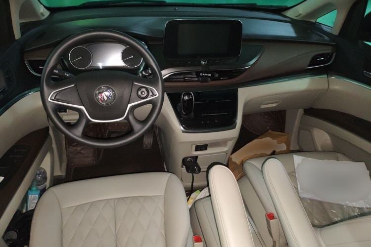 Used Buick GL8 2023 Land Executive Class Comfort Model Center Console