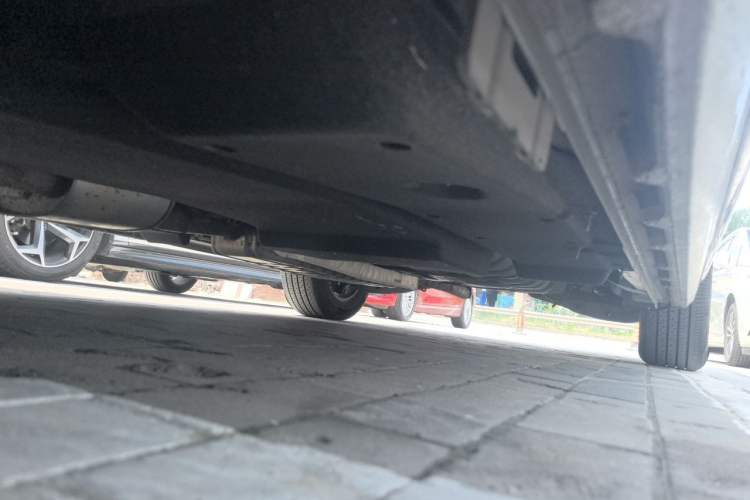 Used Buick GL8 2023 ES Lu Zun Deluxe Model Chassis Front Left