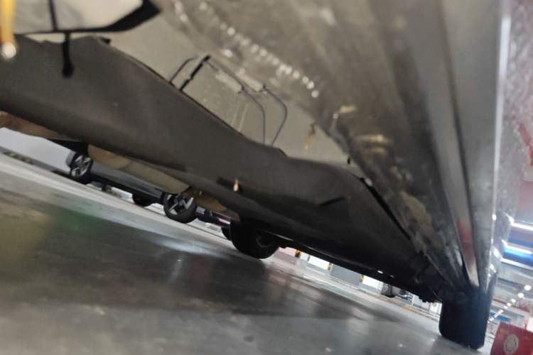 Used Buick GL8 2023 Land Executive Class Comfort Model Chassis Front Left