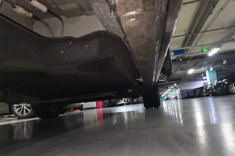 Used Buick GL8 2023 Land Executive Class Deluxe Model Chassis Front Left