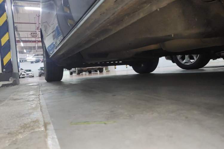 Used Buick GL8 2023 Land Executive Class Comfort Model Chassis Front Right