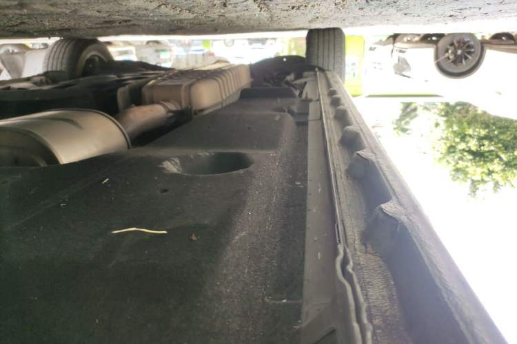 Used Buick GL8 2023 ES Lu Zun Deluxe and Yue Edition Chassis Front Right