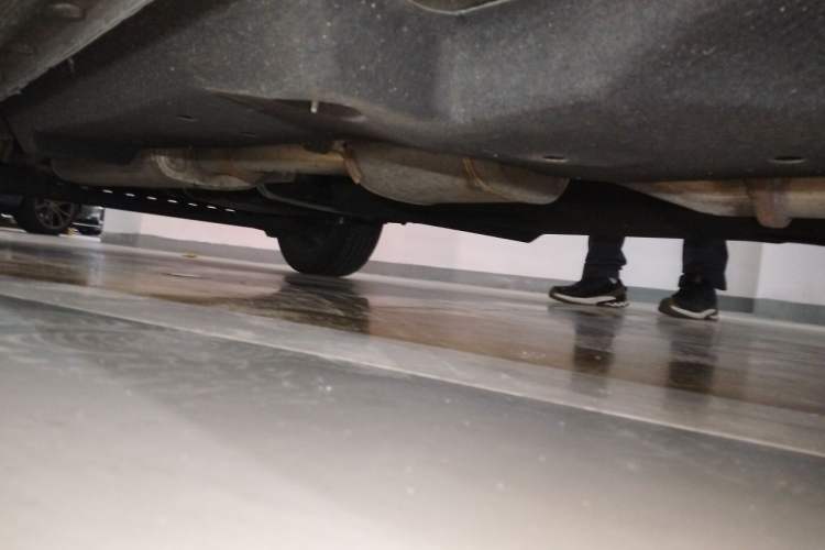 Used Buick GL8 2023 Facelifted Land Cruiser Executive Luxury Version Chassis Front Right