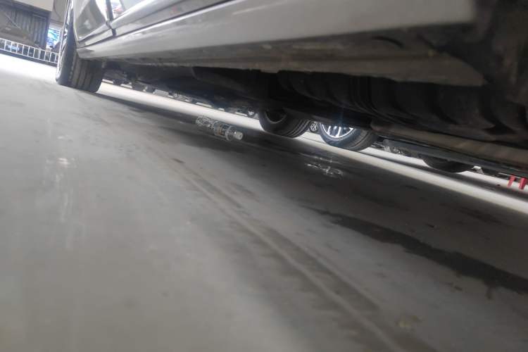 Used Buick GL8 2023 ES Lu Zun Luxury Model Chassis Rear Left