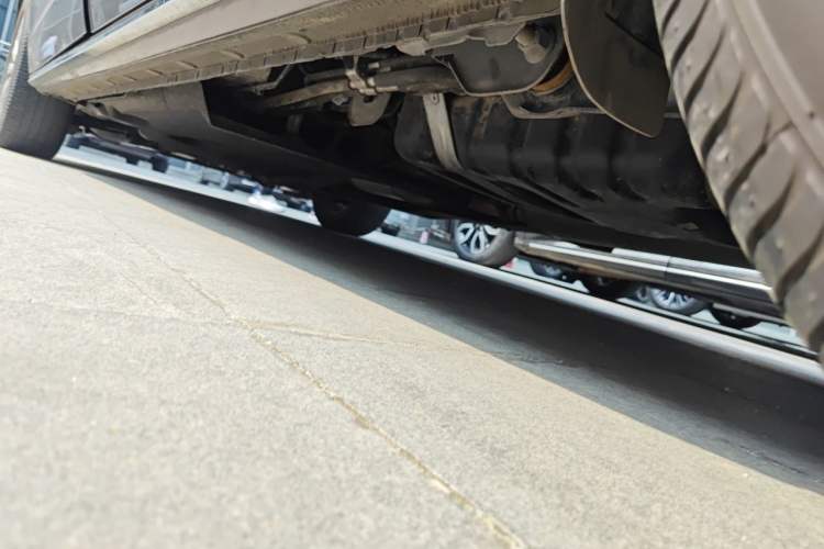 Used Buick GL8 2023 Facelifted Land Cruiser Executive Luxury Version Chassis Rear Left