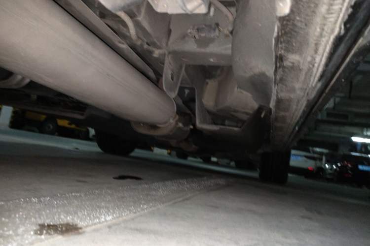 Used Buick GL8 2023 Facelifted Land Cruiser Executive Luxury Version Chassis Rear Right