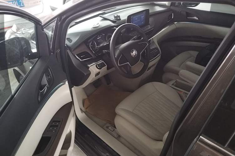 Used Buick GL8 2023 Land Executive Class Comfort Model Driver Seat