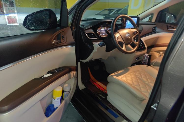Used Buick GL8 2023 Land Executive Class Comfort Model Driver Seat